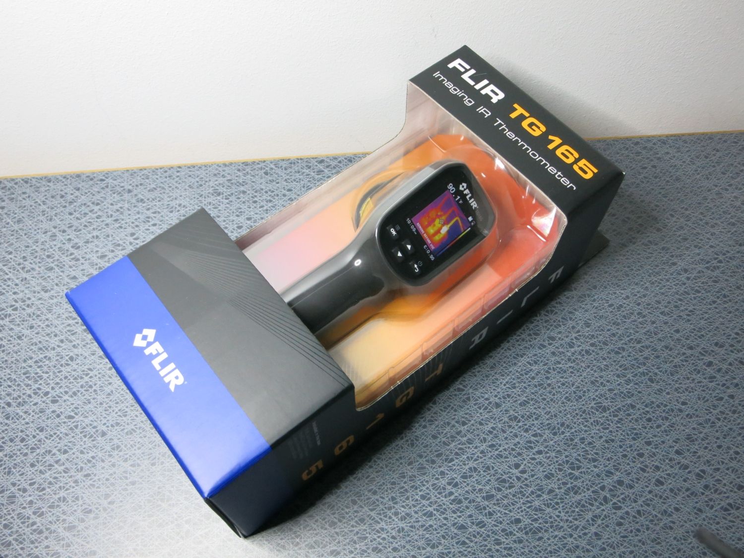 FLIR TG165 unboxing